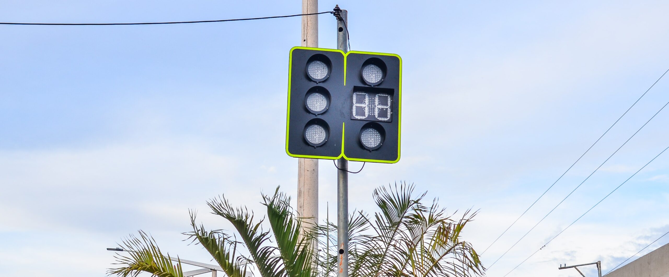 Vereador Jean Castro solicita instalação de semáforo em cruzamento próximo ao Hospital Municipal