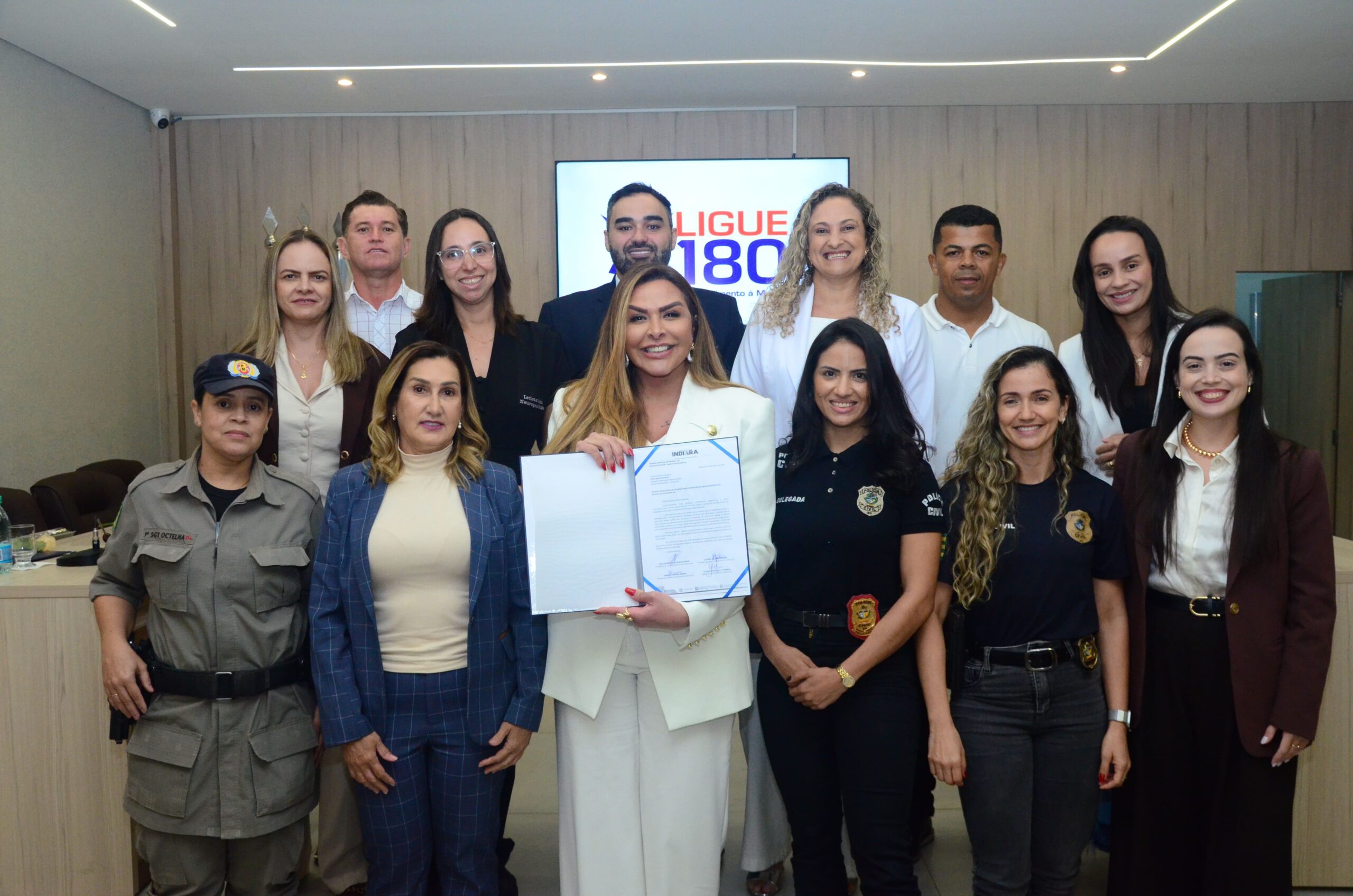 CÂMARA MUNICIPAL DE INDIARA SOLICITA RECURSOS À DEPUTADA SILVYE ALVES PARA NOVA SEDE DA POLÍCIA CIVIL