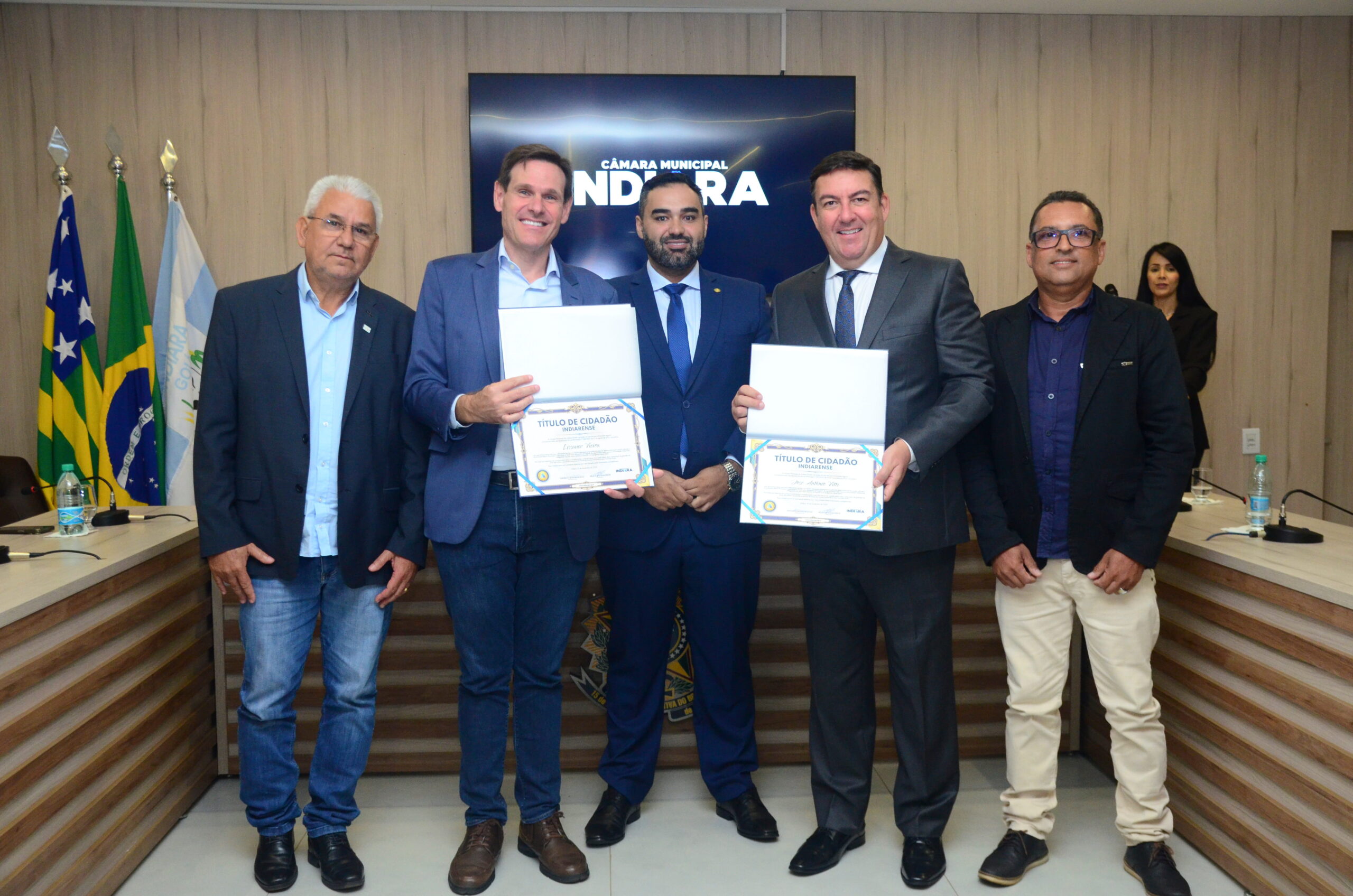 CÂMARA MUNICIPAL DE INDIARA OUTORGA TÍTULO HONORÍFICO DE CIDADÃO INDIARENSE AOS EMPRESÁRIOS LISSAUER VIEIRA E JOSÉ VITTI
