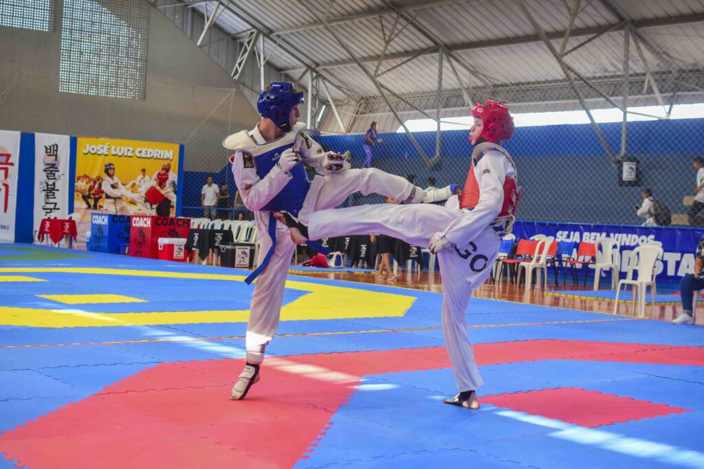 Atletas categoria Kyorugui.
